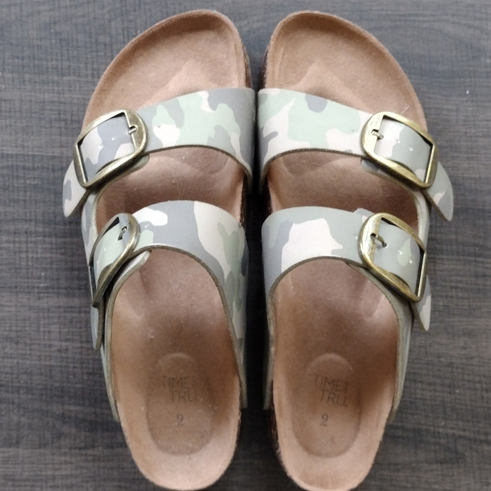 NWOT Time and Tru Camouflage Double Strap Footbed Sandals, 9